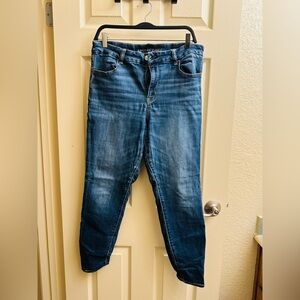 American Eagle Denim Jeans with Contrast Stitching